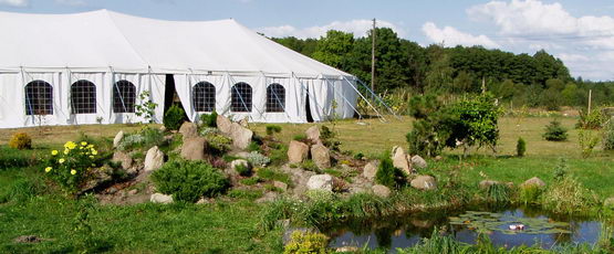 Namiot, w którym przez wiele lat odbywały się seminaria letnie w Grabniku