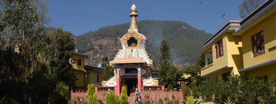 Stupa z relikwiami Kjabdzie Tengi Rinpoczego w Parpingu, Nepal