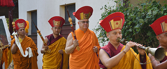 Pierwszy dzień Mynlamu - procesja z portretem Jego Świątobliwości Karmapy