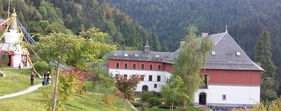 Ośrodek Karma Ling we Francji - miejsce Walnego Zgromadzenia Europejskiej Unii Buddyjskiej w 2013 roku